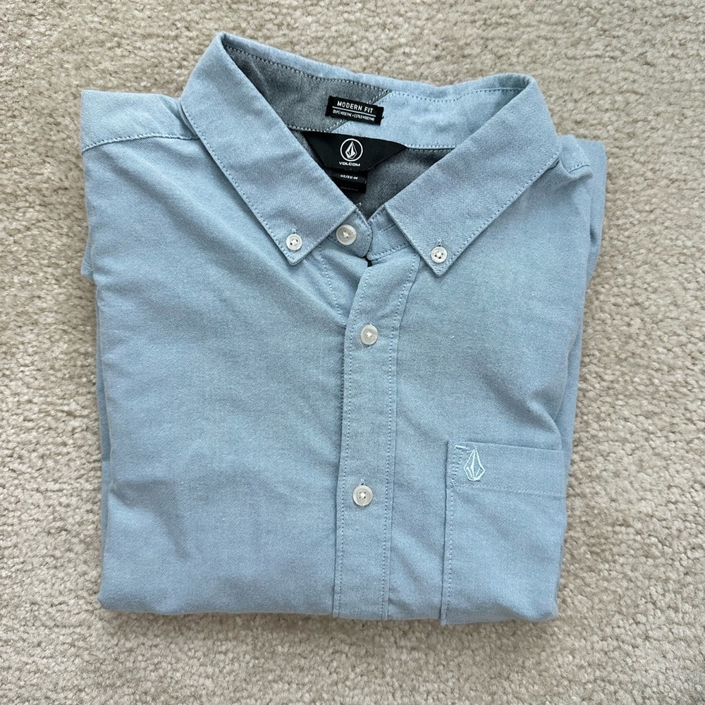 Volcom Men's Modern Fit Light Blue Short Sleeve Button Down Shirt - M